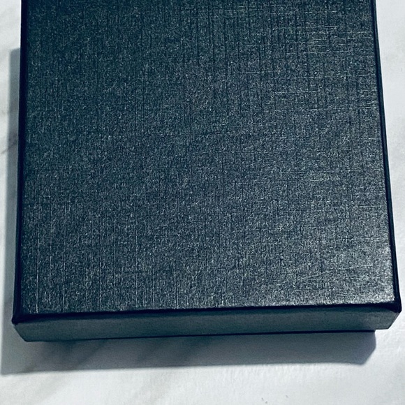 Women Necklace Love Knot 925 Sterling Silver Necklace Gift for Her in a Box - Picture 5 of 5